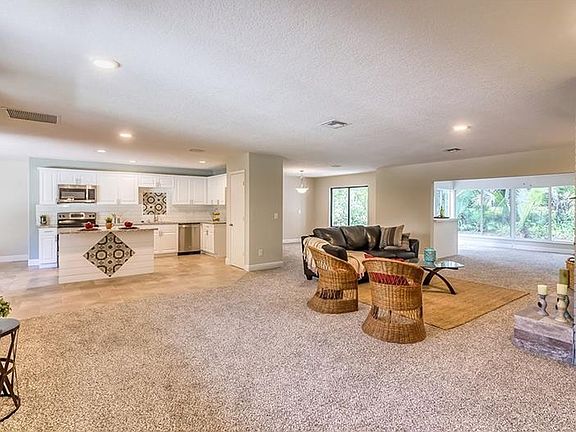 2nd image of 115 Sand Pine Pl