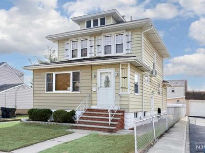 32 Harcourt Ave, Bergenfield, NJ, 07621