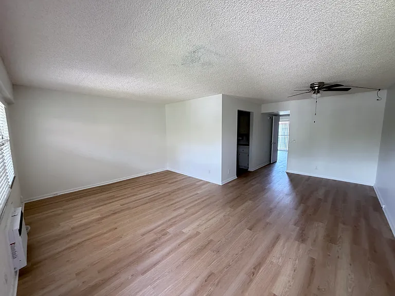 100 SW 132nd Way #303K — Photo 6