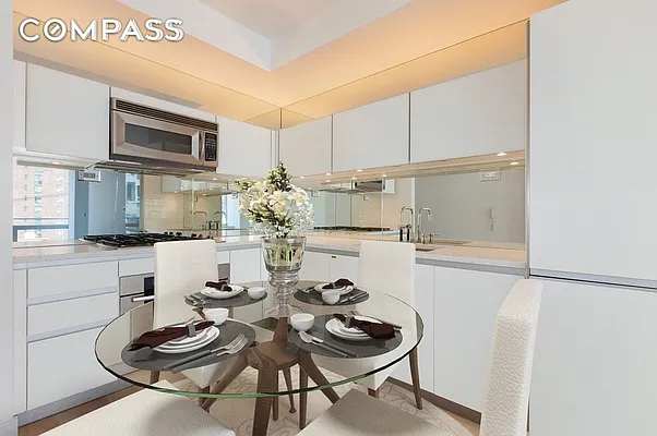 Rented by Compass | media 19