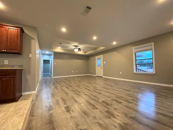 3rd image of 9909 Blueridge Dr
