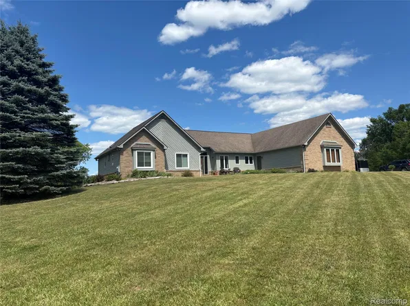 725 S Sashabaw Rd, Ortonville, MI 48462