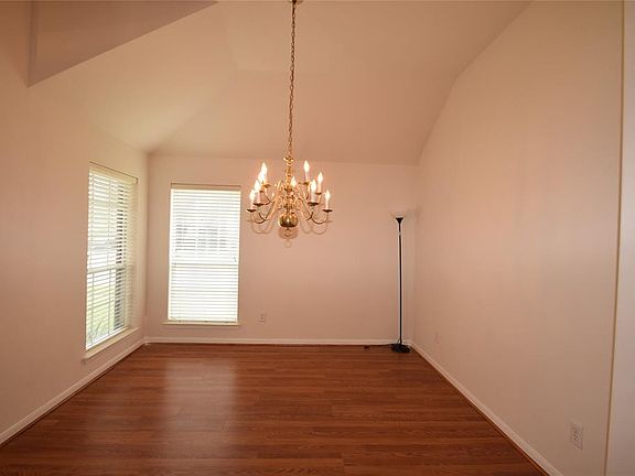 4th image of 3144 Oakwood Run Dr