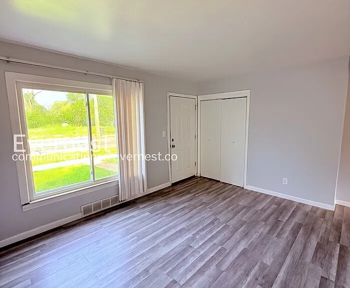 15378 Meyers Rd — Photo 3