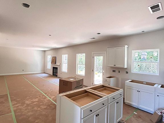 5th image of 219 Maverick Ln