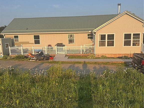 3rd image of 558 Smith Rd