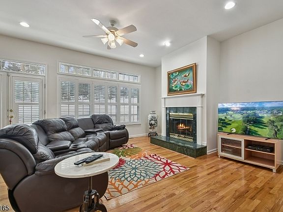 5th image of 10 Hamilton Rd