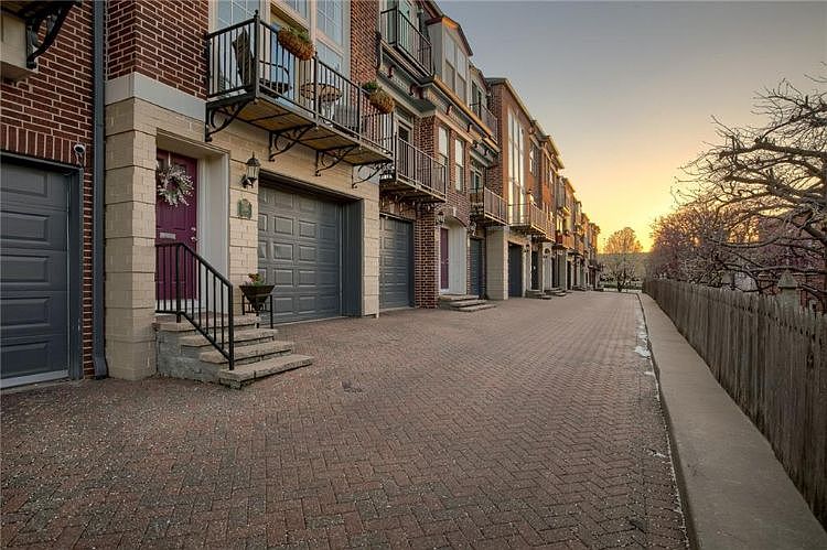 1st image of 2916 Walnut St #14