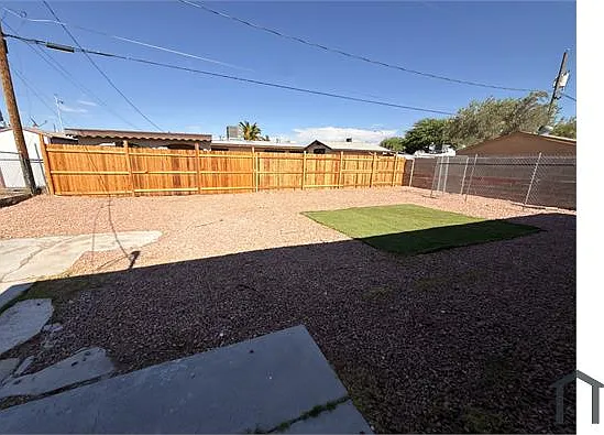 2716 Spear St — Photo 5