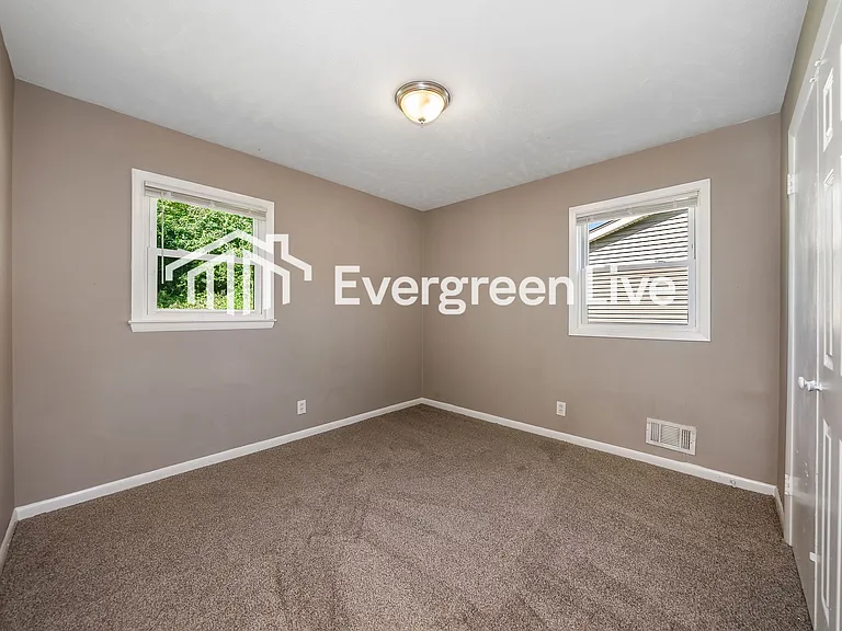 7276 N 34th St — Photo 21