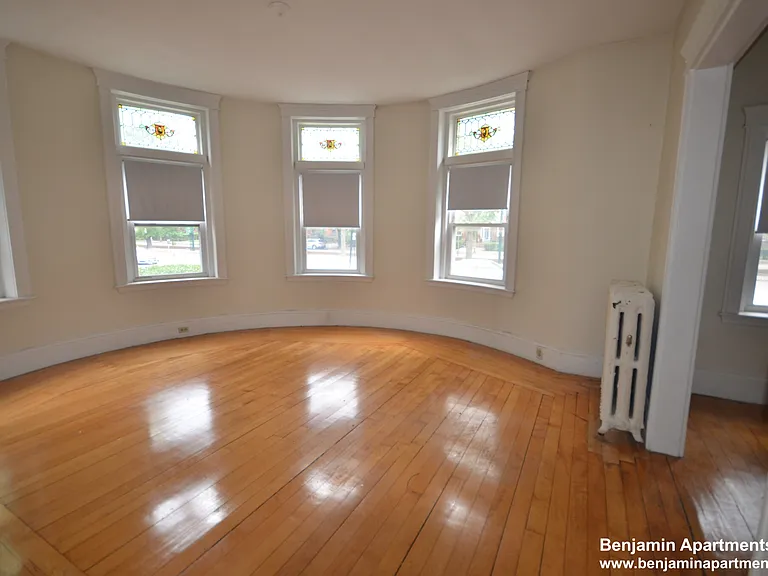 1822 Beacon St #14 — Photo 2