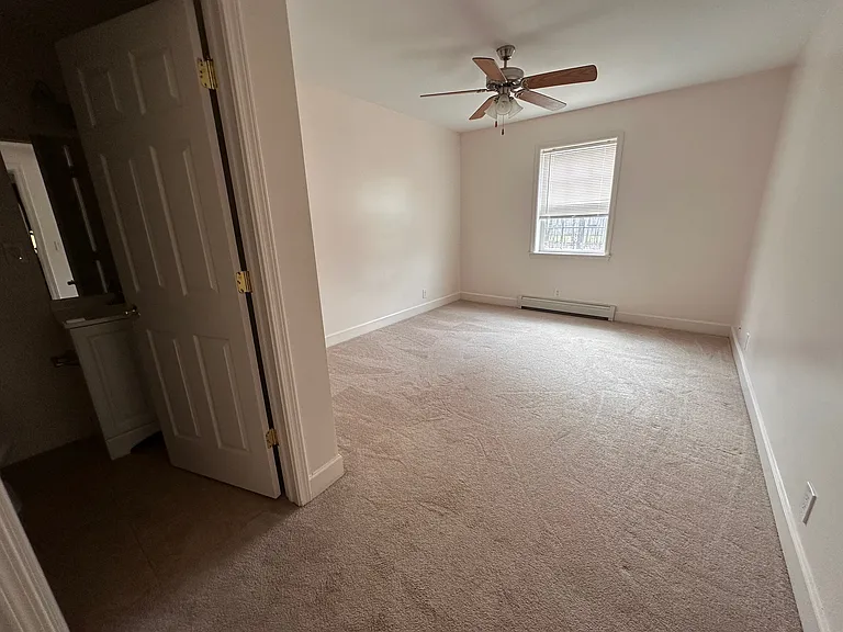 39 Village Cir #10 — Photo 10