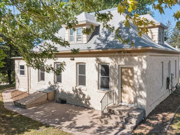 257 Gauger St NE, Hutchinson, MN 55350