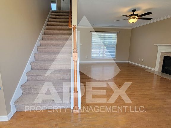 3rd image of 6536 Airtree Ln