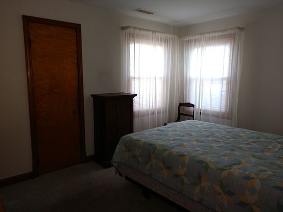 Front downstairs bedroom