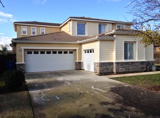 863 Dalton Ave, Sanger, CA 93657