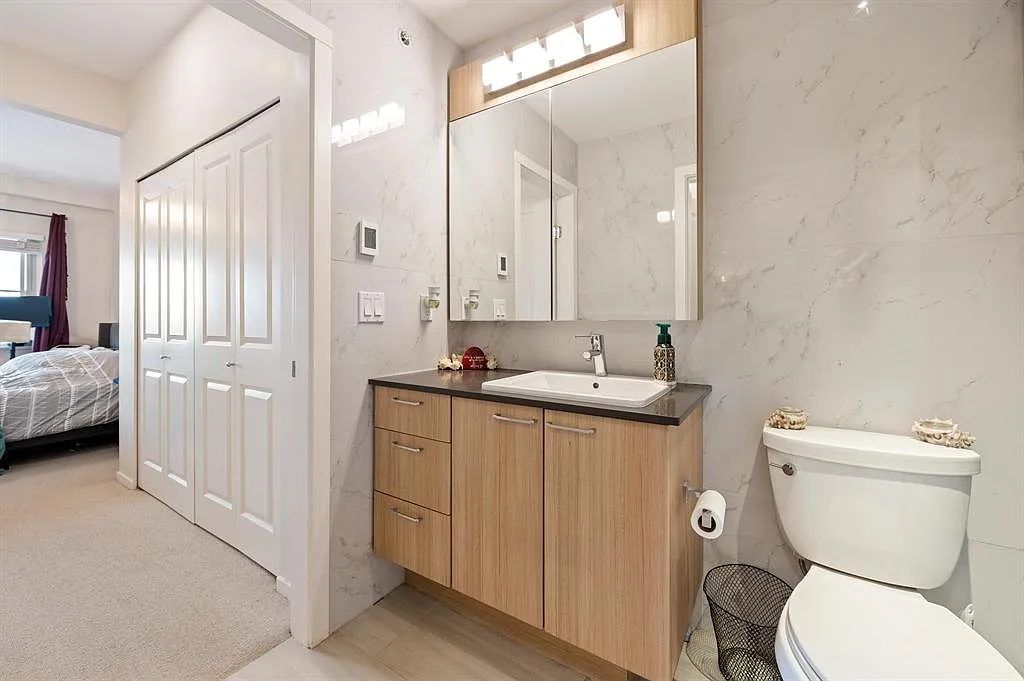 1 bed, 730 sqft, $1,999 — Photo 2