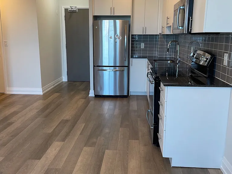 7167 Yonge St #508 — Photo 4
