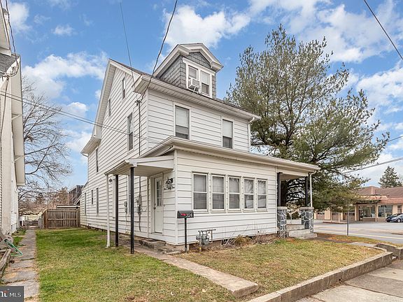 2nd image of 324 S 29th St