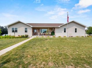 65 Taylor Ln, Raymond, IA 50667