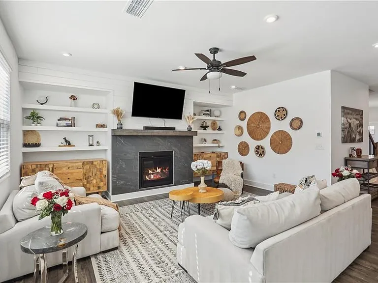 4414 Declan Dr — Photo 1