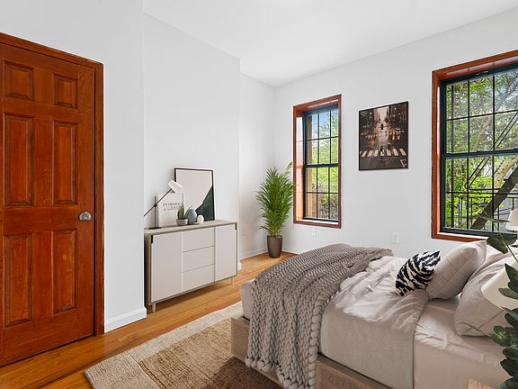 4th image of 1097 Putnam Ave #2B