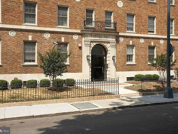 3rd image of 1417 Newton St NW APT 406