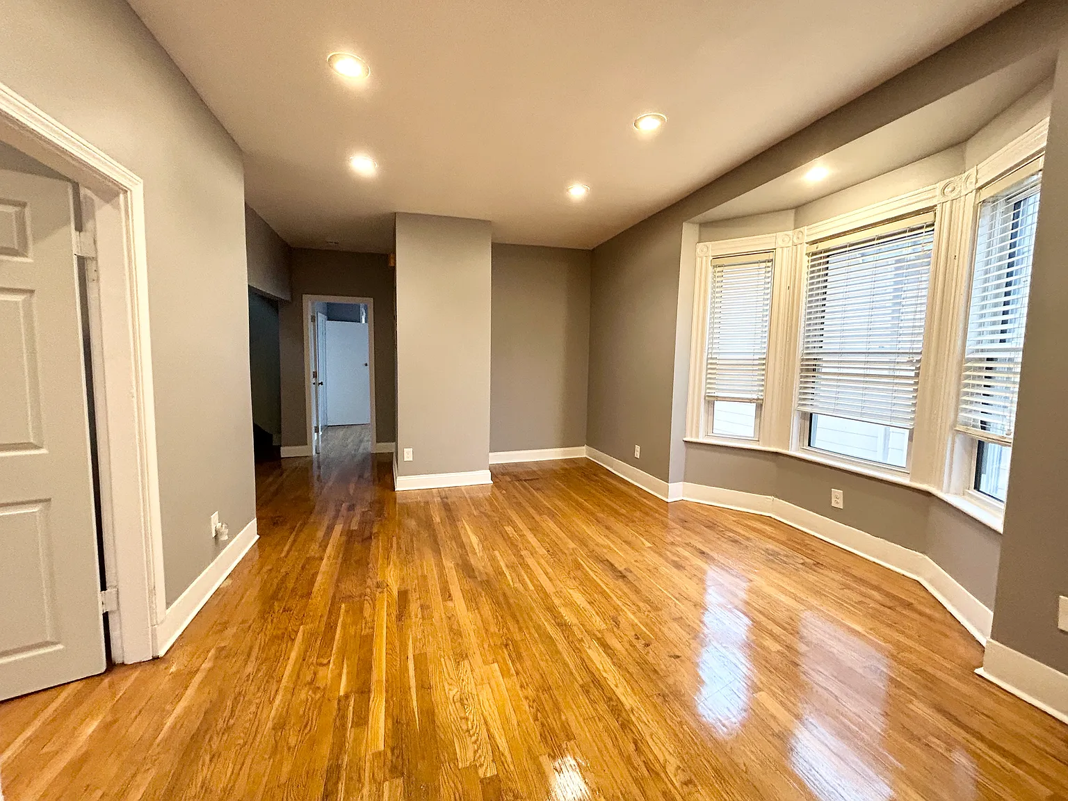 4 bed, 1350 sqft, $3,500 — Photo 2