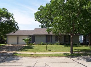 1929 Canterbury St, Irving, TX 75062