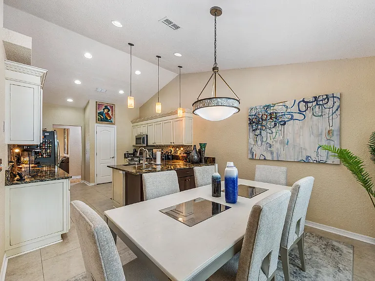 130 W Shipwreck Rd — Photo 12