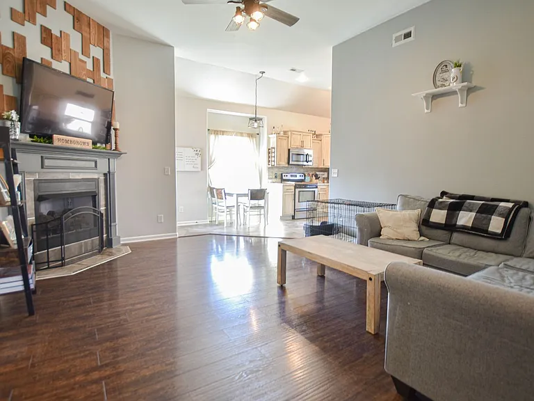 3746 Crisscross Ct — Photo 2