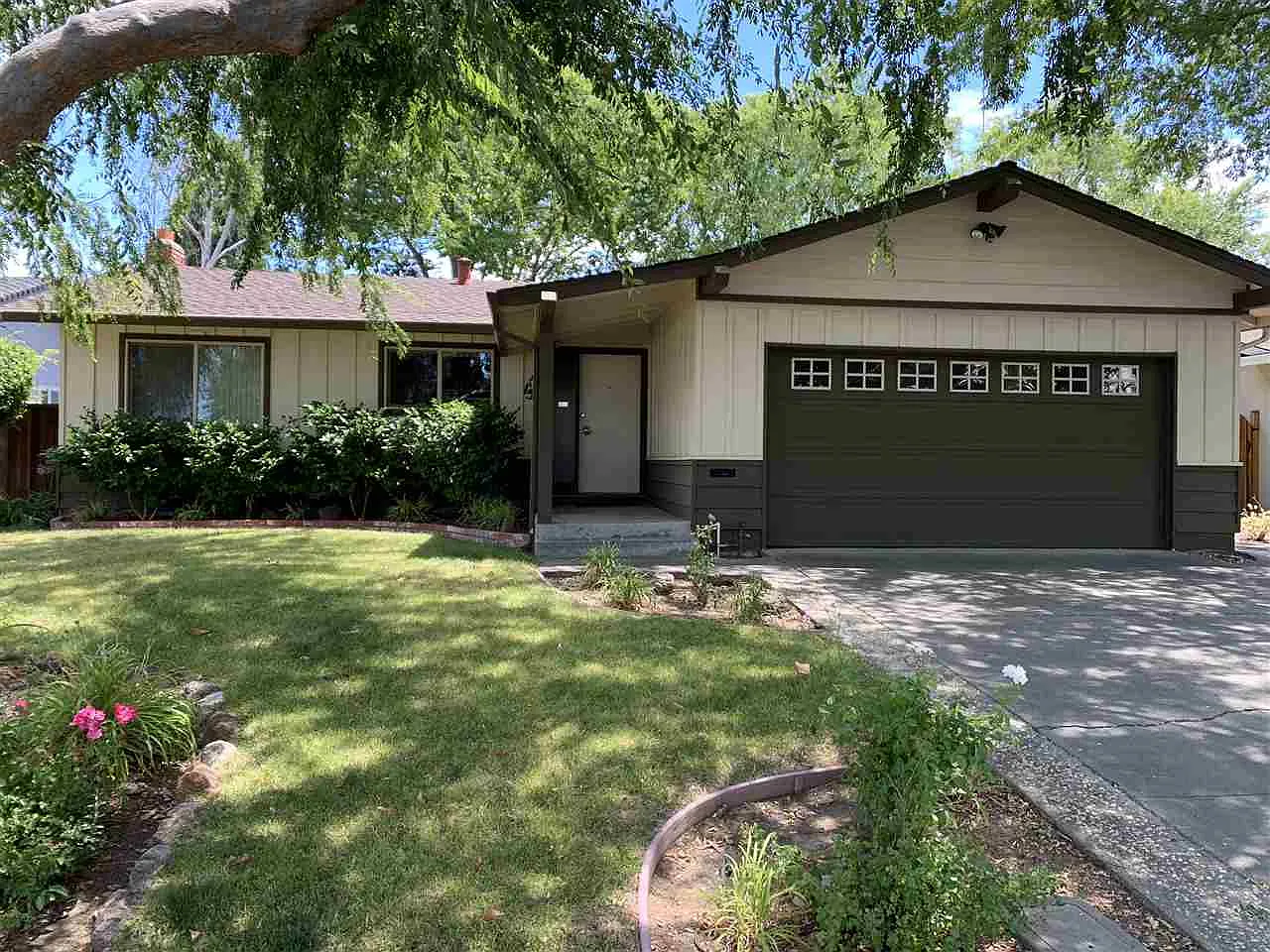 1574 Roselli Dr photo 1