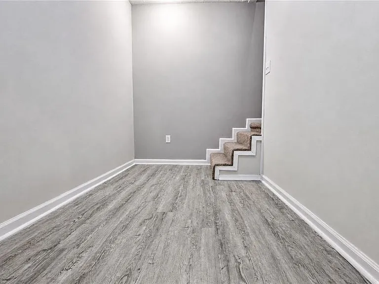 818 Springlake Rd — Photo 13