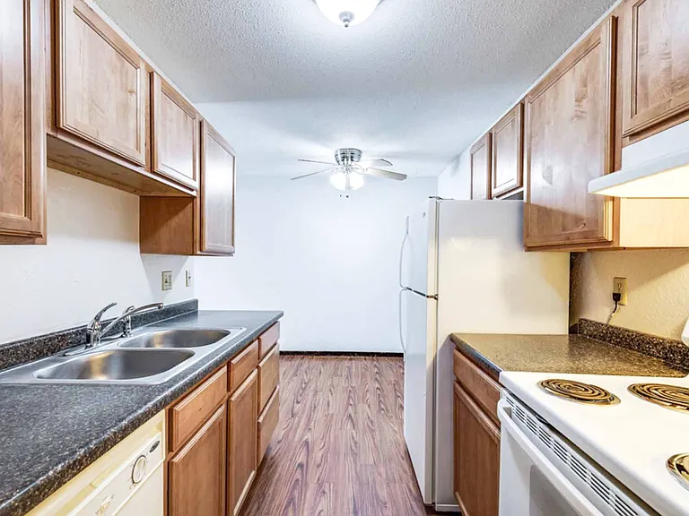 Silver Bell Apartments — Photo 34