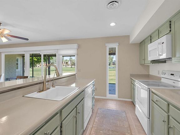 4th image of 1653 Montezuma Ct #10