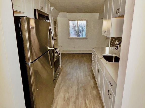 4th image of 10 N James St