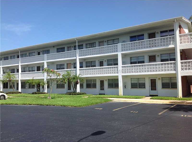 1st image of 1001 77th Ave N APT 208