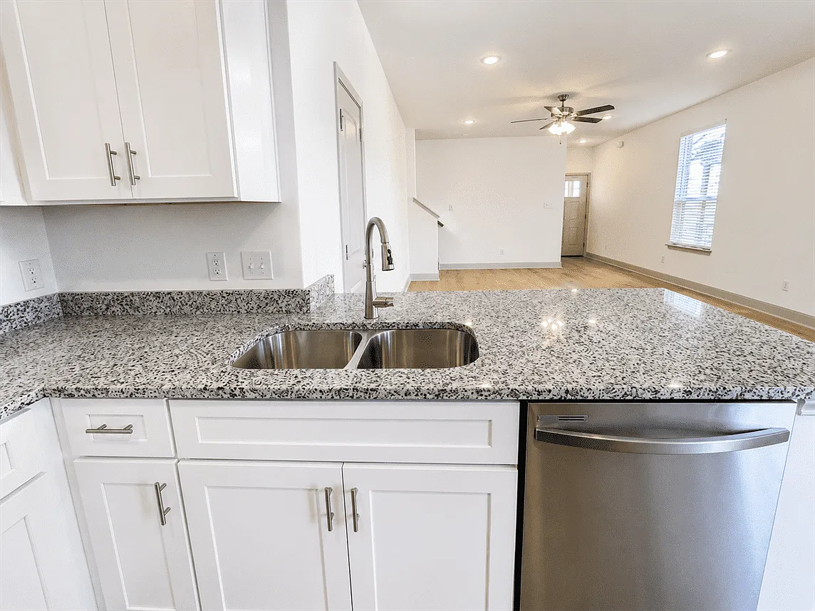 3 bed, 2.5 bath, 1263 sqft, $1,495 — Photo 4