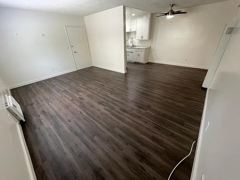 Fairmont Apartments — Photo 6