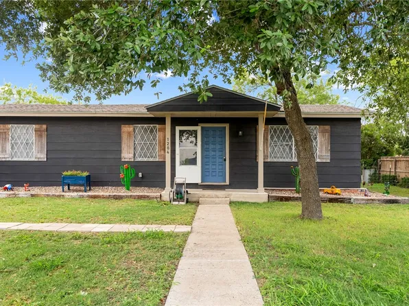 1204 Fannin St, George West, TX 78022