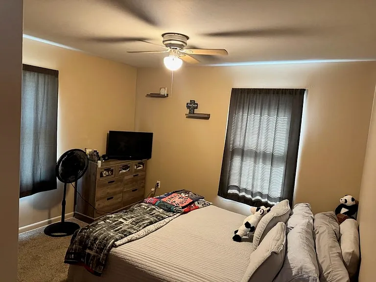 802 E E St #G — Photo 6