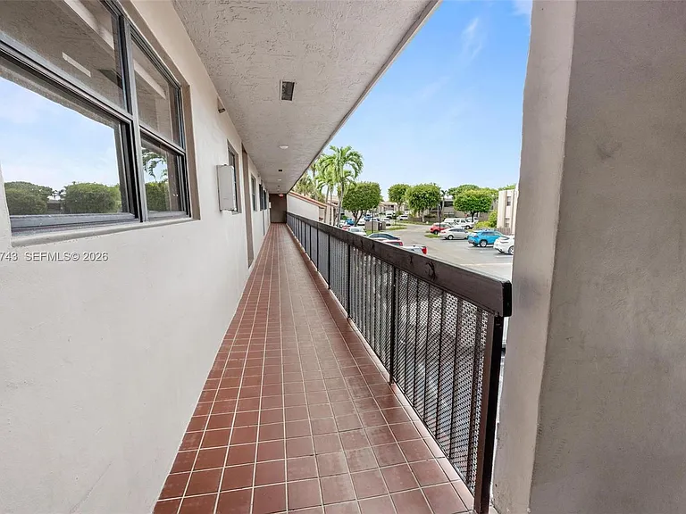 210 W Park Dr #2052 — Photo 29
