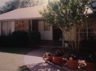 2111 Bellaire Dr, Moore, OK 73160