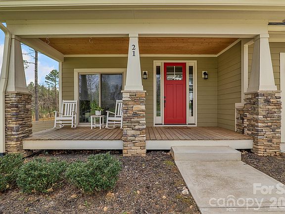 3rd image of 21 Wood Path Ln