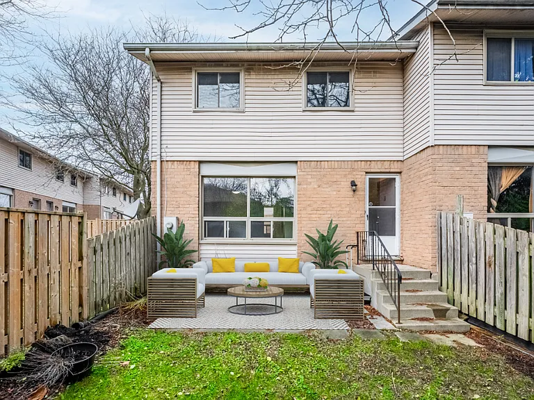 678 Upper Queen St #25 — Photo 8