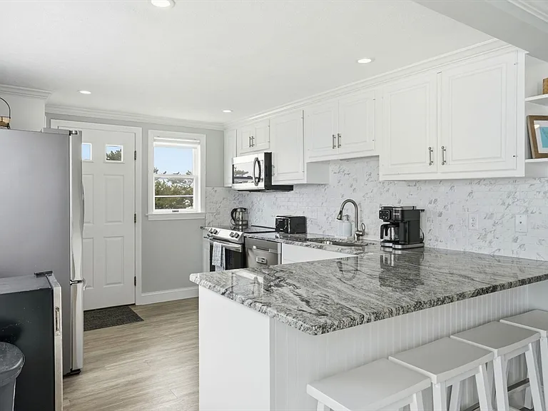 274 Central Ave — Photo 3
