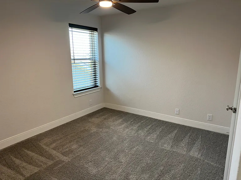 9603 Van Horn — Photo 15