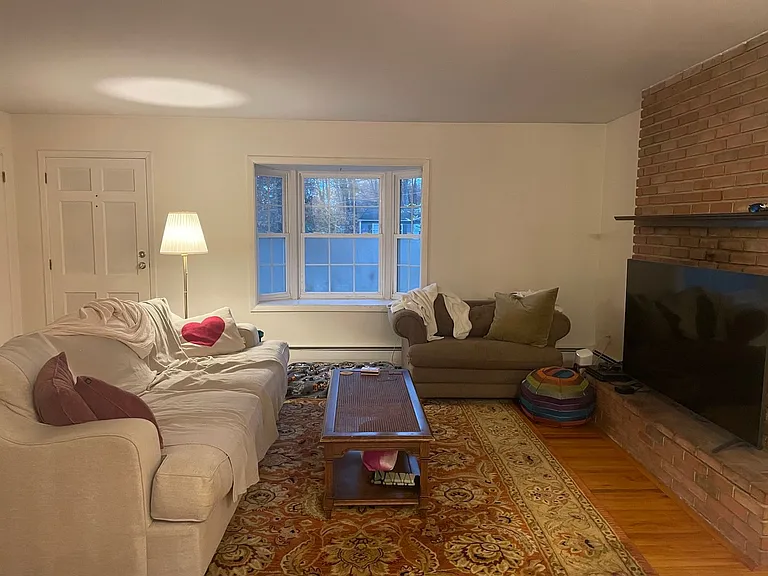 2066 N Oak Ln — Photo 2