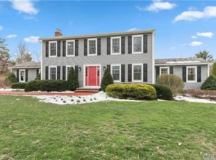 35 Gaul Rd S, Setauket, NY 11733