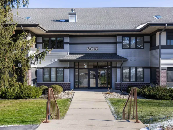 3010 Yarmouth Greenway Dr APT 206, Fitchburg, WI 53711